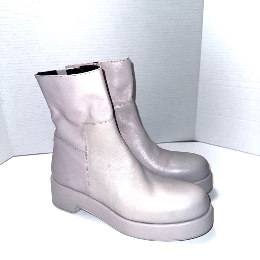 Paloma Barcelo Cream Boston Gala ankle Boots 38=7.5
